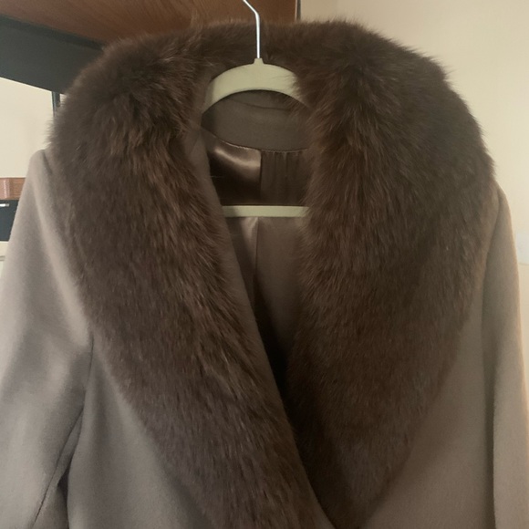 Vintage long wool coat with fur trim - Picture 3 of 8